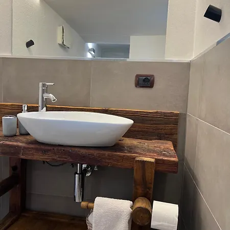 Profumo Di Legno, Palu Vacanze 아오스타